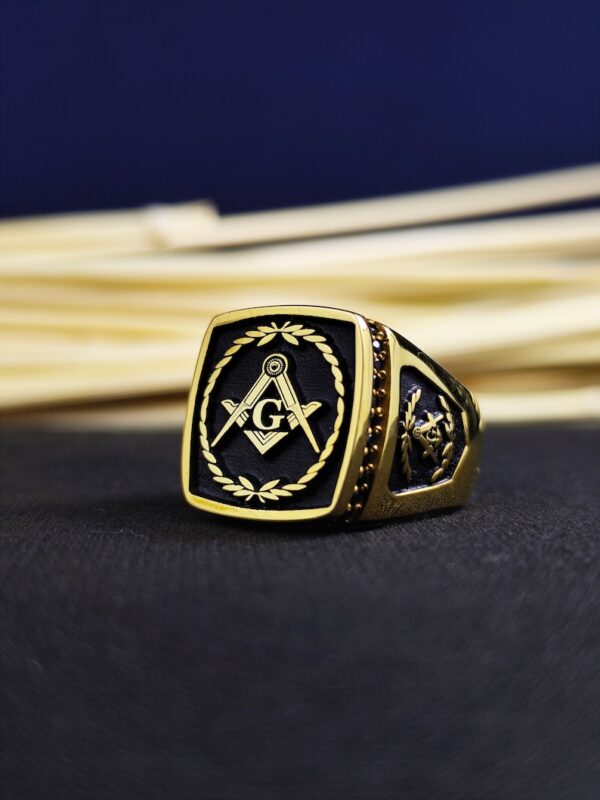 Omnia Ring